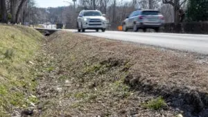 ‘Watch out for the ditch!’: KC area town has plans — and money — to improve dangerous road By Alecia Taylor